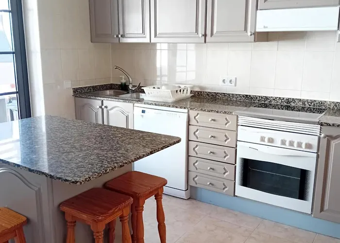 Reina * كوستا تاغيسي