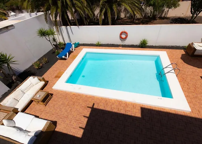 Reina * كوستا تاغيسي