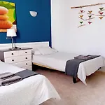 Reina * كوستا تاغيسي