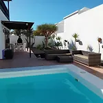 Reina فيلة *