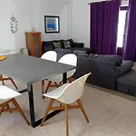 Reina فيلة كوستا تاغيسي