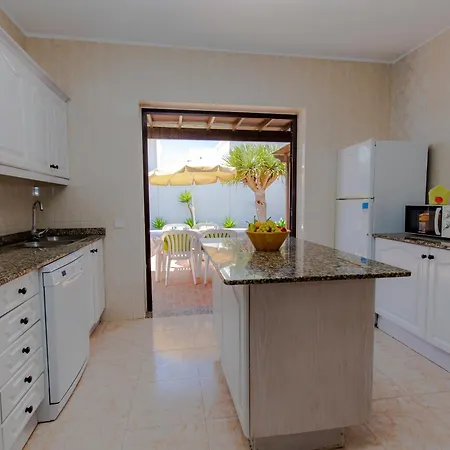 Reina Costa Teguise