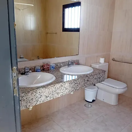 Reina Costa Teguise