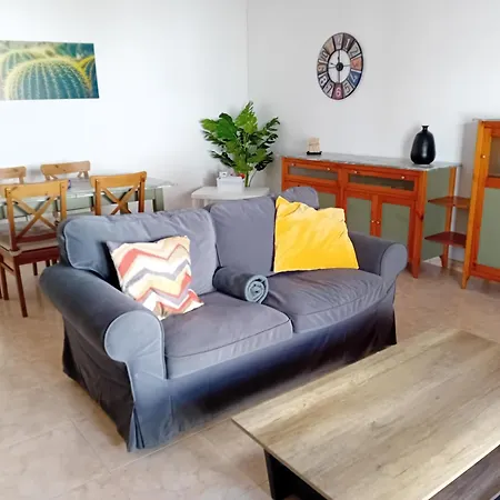 Reina Villa Costa Teguise