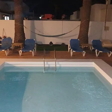 Reina Villa *
