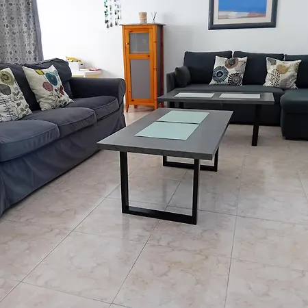 Reina Villa Costa Teguise
