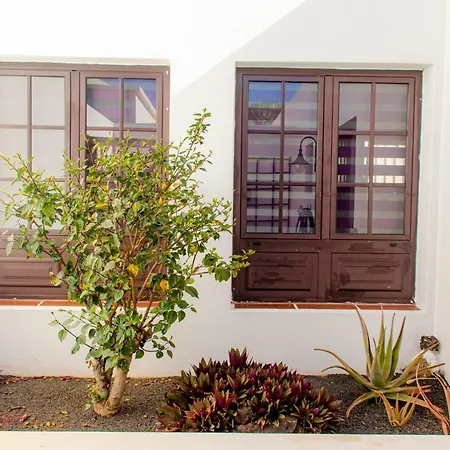Reina Villa *